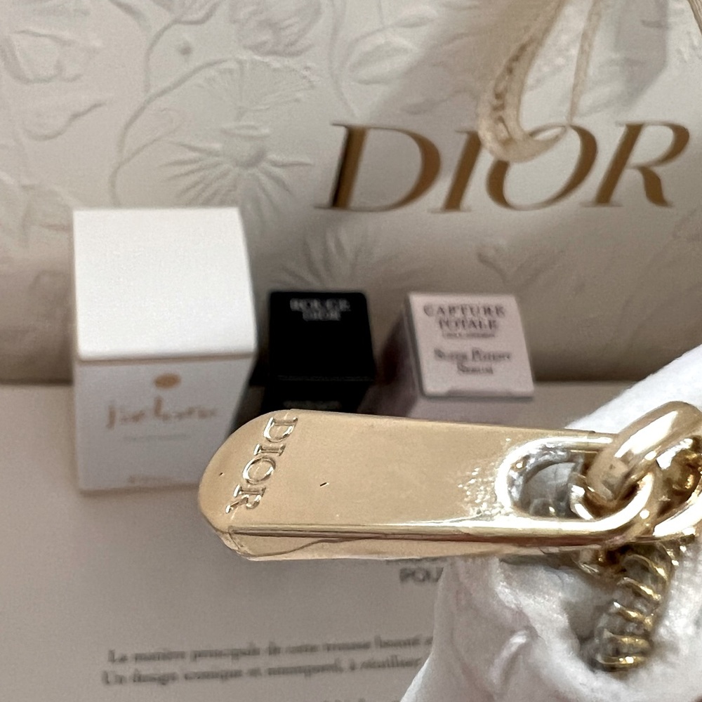 Dior Gift Set - Picture 7 of 14